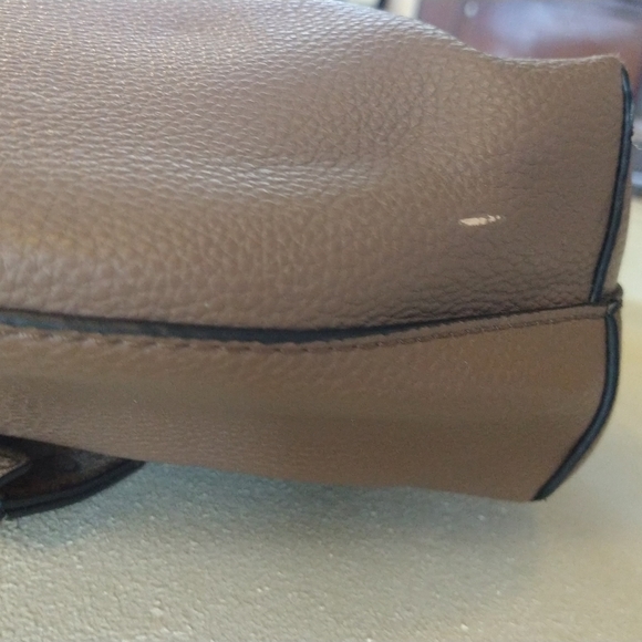 Guess tote/shoulder bag and credit card holder. - Picture 9 of 16